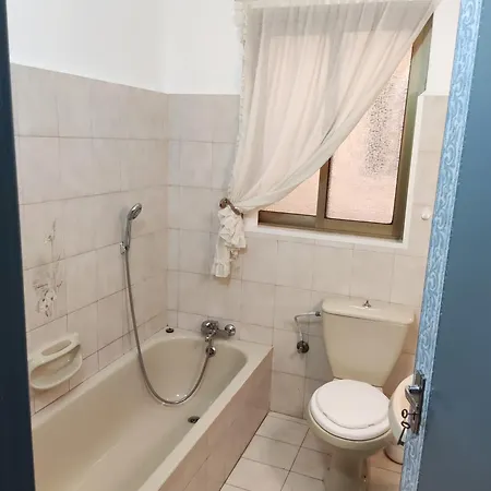 Lovely Second Floor 2double Bedrooms. Lejlighed Qbajjar