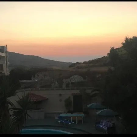 Lovely Second Floor 2double Bedrooms. Qbajjar